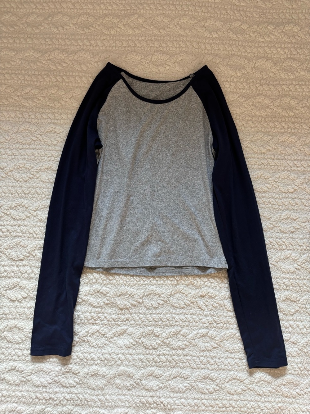 Long Sleeve Raglan Top | Gray & Navy Casual Basic